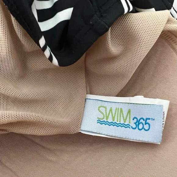Swim 365 Black & White Tankini Top with Side Tie | Size 22W - Picture 5 of 6
